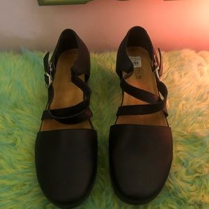 Women’s Naot brand shoes, like new!